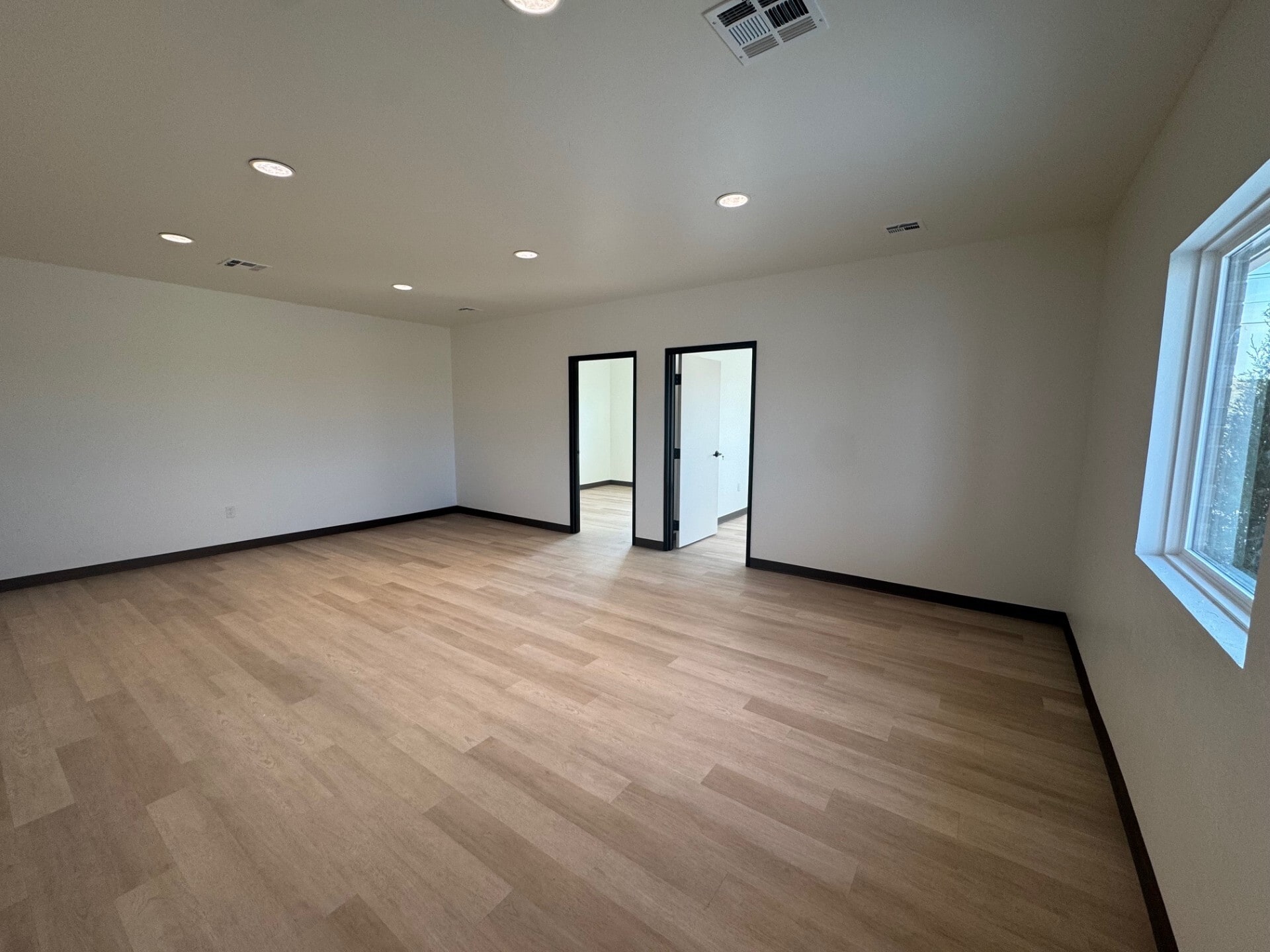 0 Sara Road, Mustang, OK à louer Photo intérieure– Image 1 sur 3