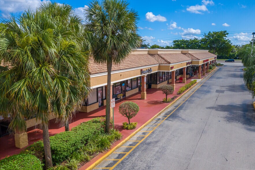 7007-7181 W Broward Blvd, Plantation, FL à louer - Photo de l’immeuble – Image 3 sur 4
