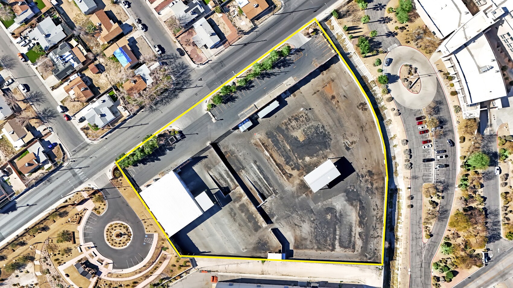 2580 N Commerce St, North Las Vegas, NV à louer Photo de l’immeuble– Image 1 sur 8