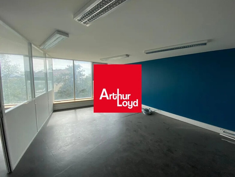 Bureau dans Marseille à vendre - Photo de l’immeuble – Image 1 sur 7