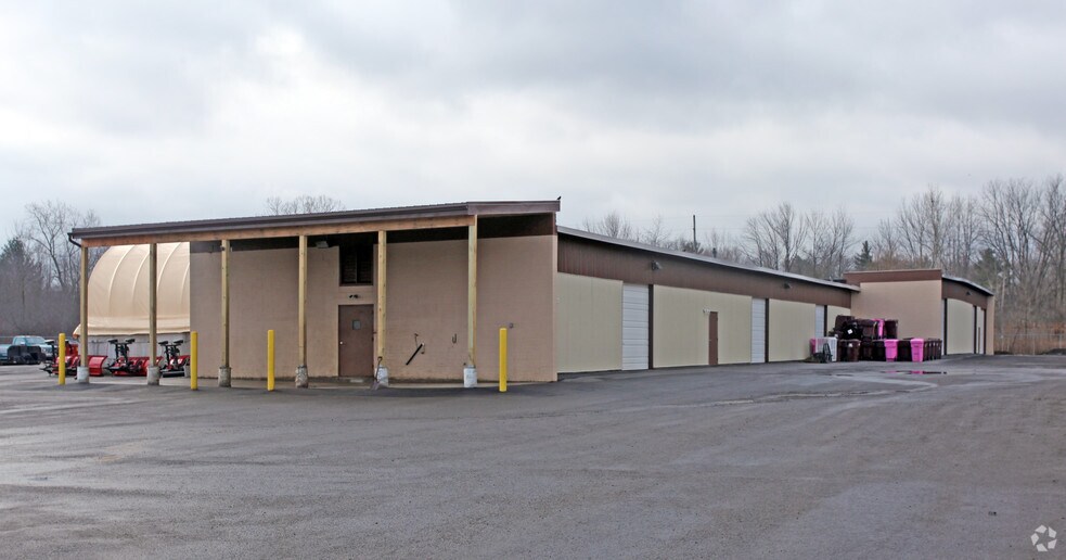 1 Boon Dr, North Chili, NY à louer - Photo principale – Image 1 sur 21
