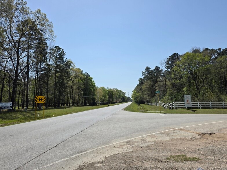 30230 Huffman Cleveland Road Rd, Huffman, TX à vendre - Photo de l’immeuble – Image 2 sur 8
