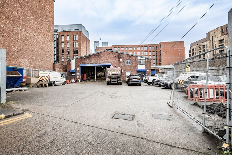 3 Worrall St, Salford à louer - Photo de l’immeuble – Image 2 sur 19