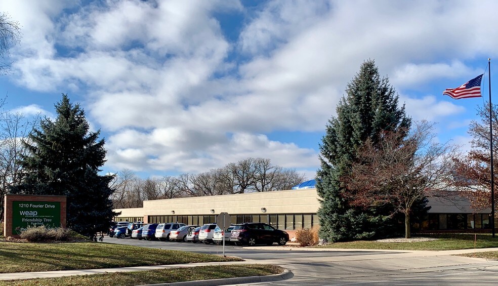 1210 Fourier Dr, Madison, WI à louer - Photo de l’immeuble – Image 2 sur 9