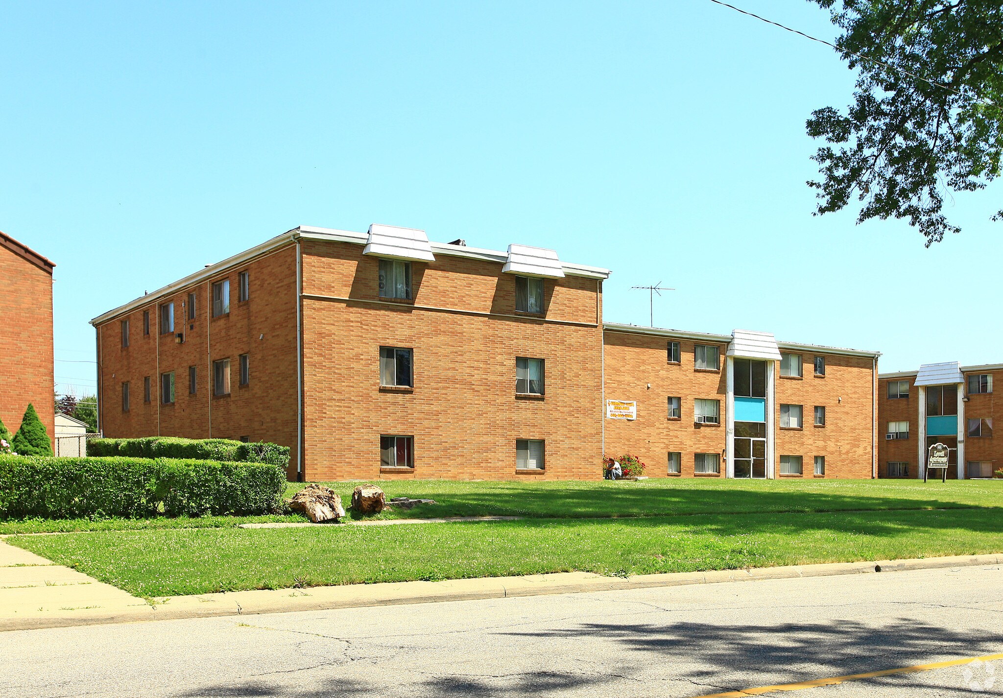 1833-1845 E 31st St, Lorain, OH à vendre Photo principale– Image 1 sur 43