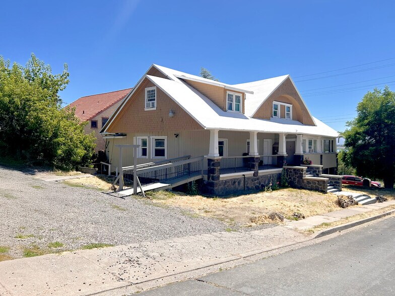 213 Cedar St, Klamath Falls, OR à vendre - Photo de l’immeuble – Image 2 sur 47