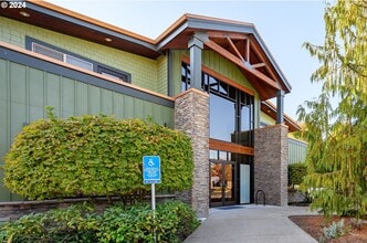 2191 NW 2nd St, Mcminnville, OR à louer Photo de l’immeuble– Image 1 sur 5