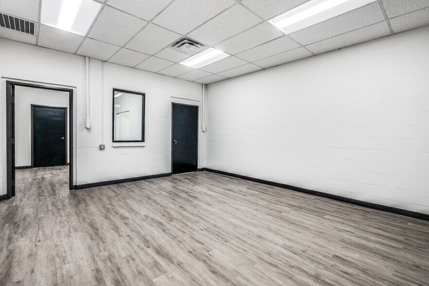 2911 Edith Ln, Haltom City, TX à vendre - Photo intérieure – Image 3 sur 12