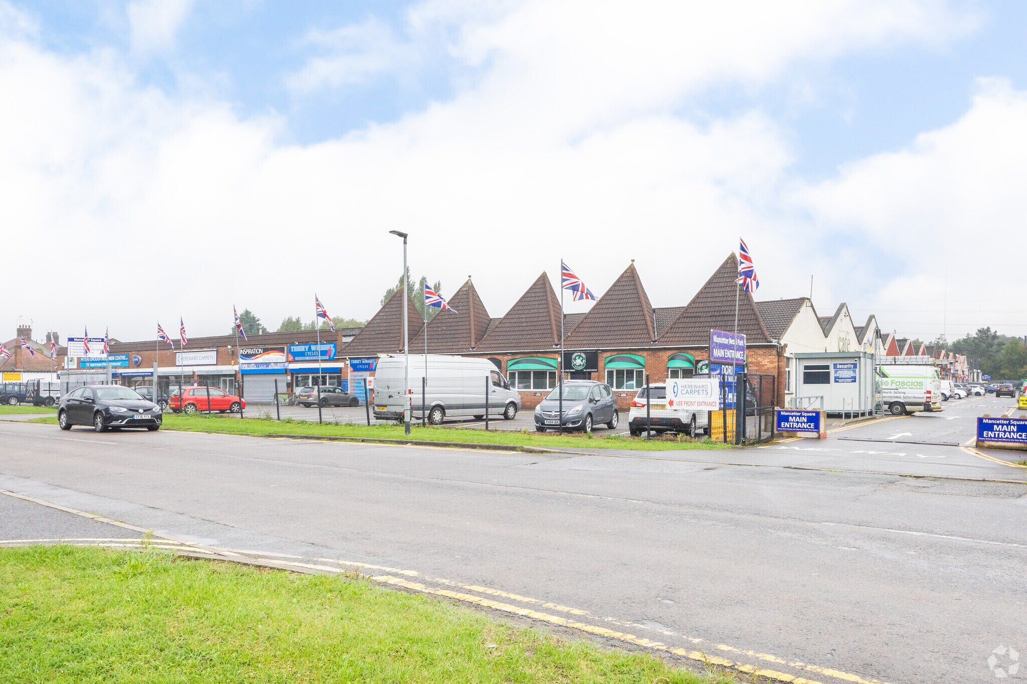 Mancetter Sq, Peterborough à louer Photo principale– Image 1 sur 3