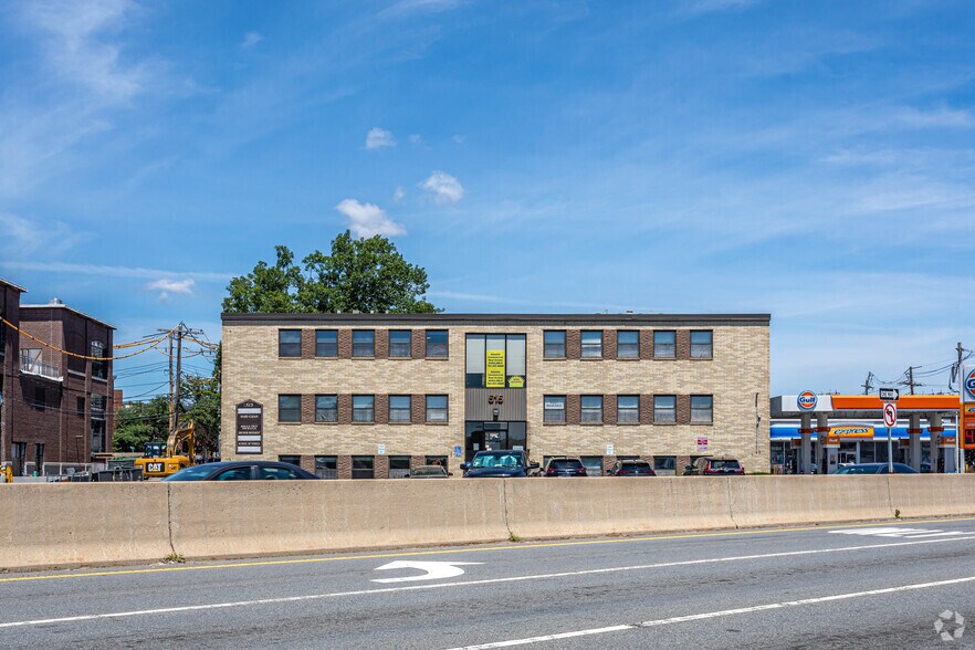 515 Providence Hwy, Dedham, MA à louer - Photo de l’immeuble – Image 1 sur 16