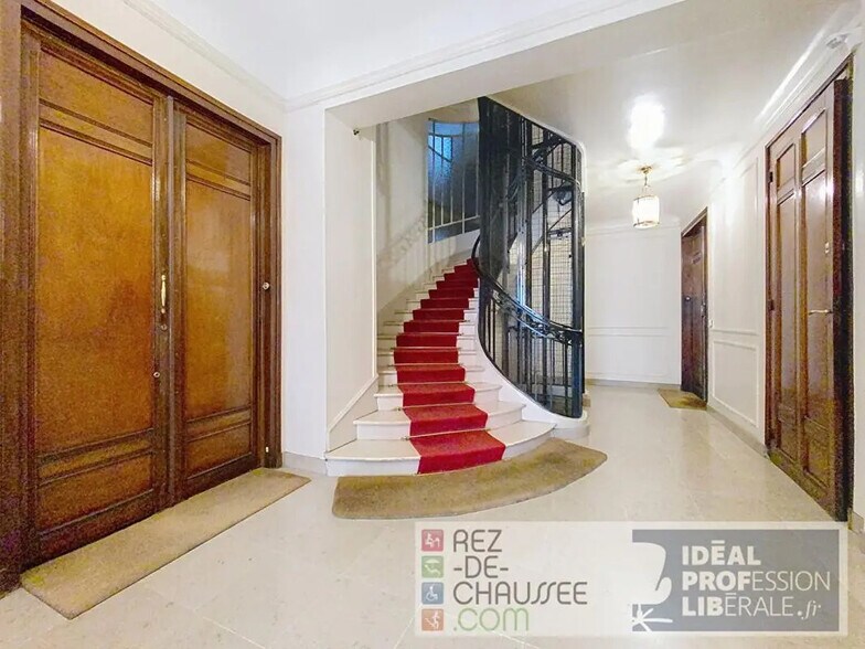 Bureau dans Paris à vendre - Photo de l’immeuble – Image 2 sur 11