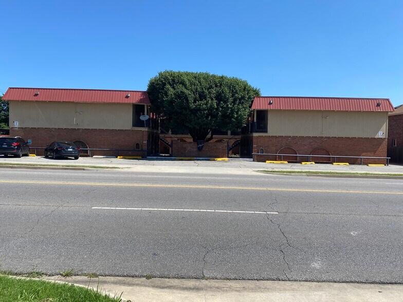 3815 NW 23rd St, Oklahoma City, OK à vendre - Photo de l’immeuble – Image 2 sur 4