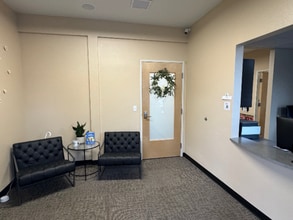 1607 Beavercreek Rd, Oregon City, OR à louer Photo intérieure– Image 1 sur 5