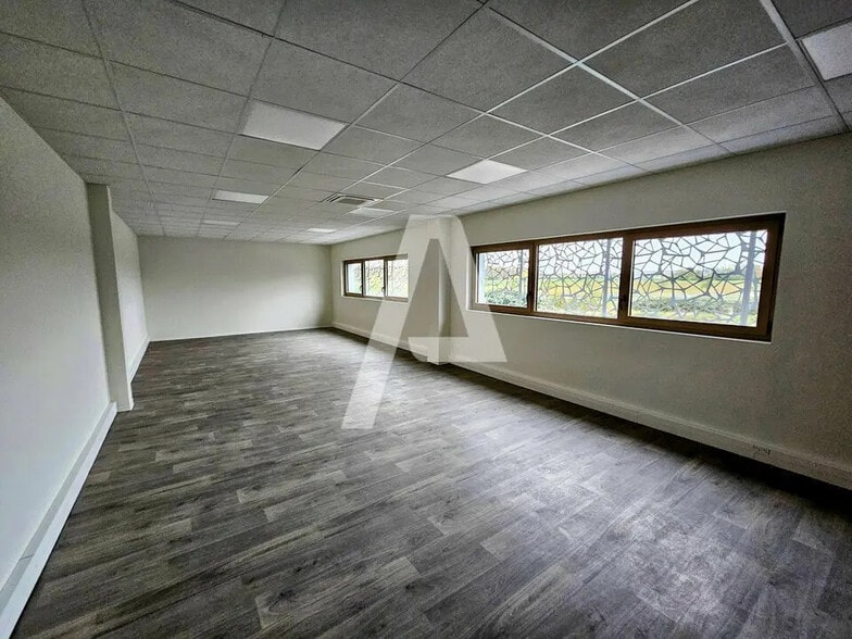 Local d’activités dans Marolles-en-Hurepoix à louer - Photo intérieure – Image 3 sur 7