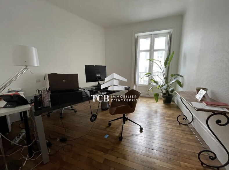 Bureau dans Nantes à vendre - Photo de l’immeuble – Image 1 sur 7
