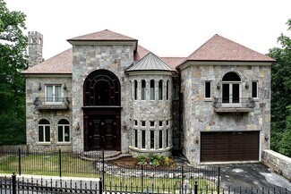 Plus de détails pour 612 Rivercrest Dr, McLean, VA - Spécialisé à vendre