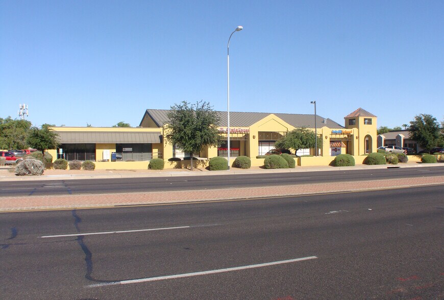 1727 N Arizona Ave, Chandler, AZ à louer - Photo de l’immeuble – Image 1 sur 5