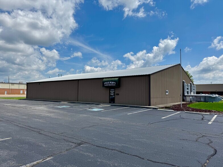 5000 Plaza East Blvd, Evansville, IN à louer - Photo de l’immeuble – Image 3 sur 3