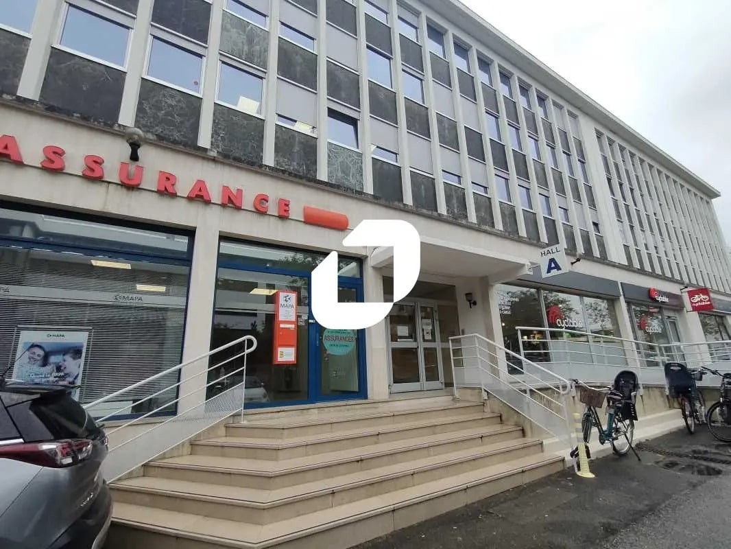 Bureau dans Le Chesnay-Rocquencourt à louer Photo de l’immeuble– Image 1 sur 14