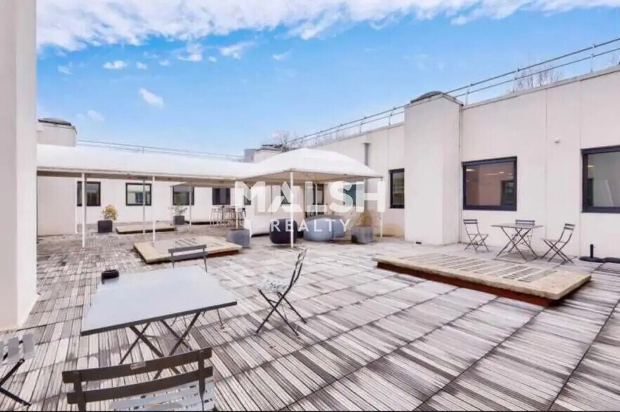 Bureau dans Limonest à louer - Photo de l’immeuble – Image 2 sur 4