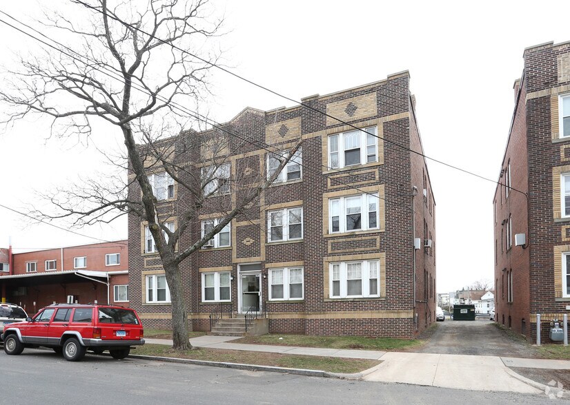 393-395 Park St, New Britain, CT à vendre - Photo principale – Image 1 sur 3