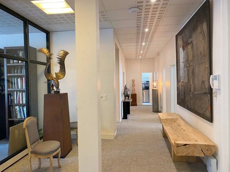 Bureau dans Paris à louer - Photo de l’immeuble – Image 2 sur 7