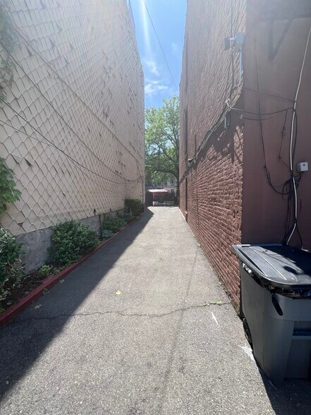 1181 Bushwick Ave, Brooklyn, NY à vendre - Photo de l’immeuble – Image 3 sur 47