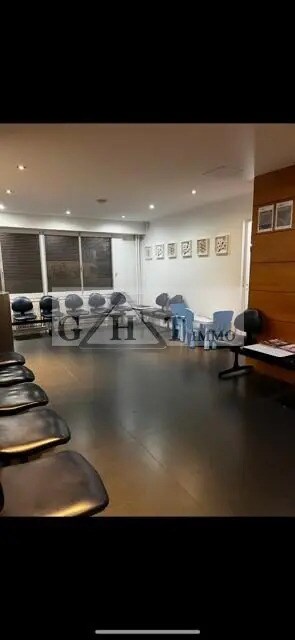 Local commercial dans Charenton-le-Pont à vendre Photo de l’immeuble– Image 1 sur 4