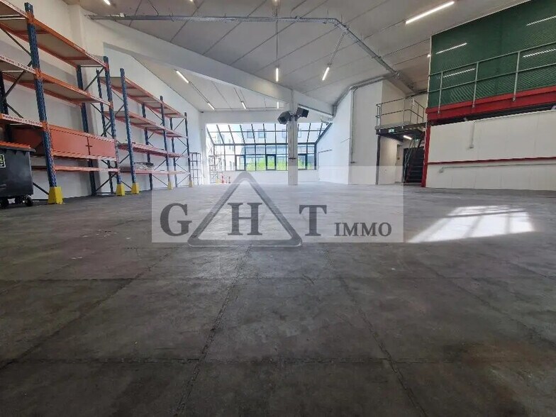 Industriel/Logistique dans La Courneuve à louer - Photo de l’immeuble – Image 1 sur 14