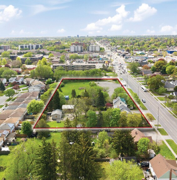 1399 & 1419 Simcoe Street portefeuille de 2 biens à vendre sur LoopNet.fr - Autre – Image 2 sur 5