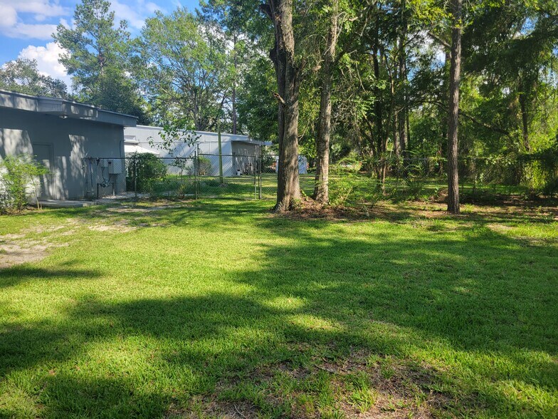 8428 New Kings Rd, Jacksonville, FL à louer - Photo de l’immeuble – Image 3 sur 18