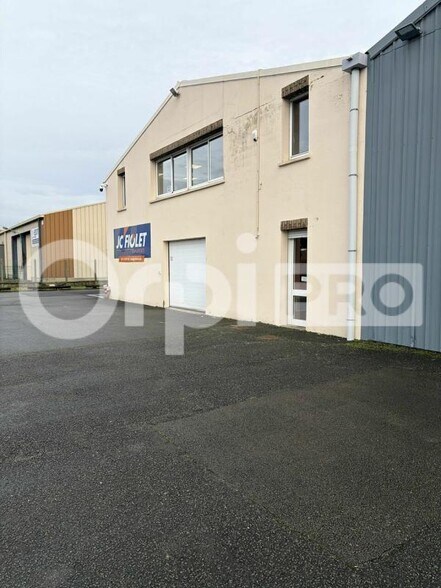 Industriel/Logistique dans Arras à louer - Photo de l’immeuble – Image 2 sur 12