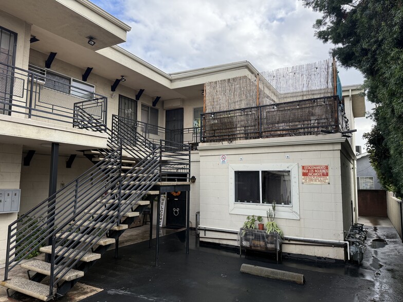 606 N Maclay Ave, San Fernando, CA à vendre - Photo de l’immeuble – Image 3 sur 8