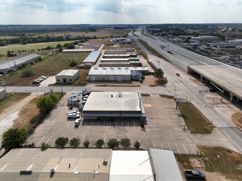 2100 Highway 290 E, Brenham, TX à vendre - Photo de l’immeuble – Image 3 sur 22