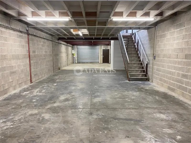 Local d’activités dans Roissy-en-Brie à louer Photo intérieure– Image 1 sur 8