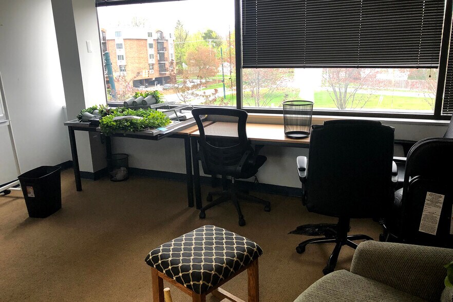 390 Park St, Birmingham, MI à louer - Photo intérieure – Image 2 sur 12