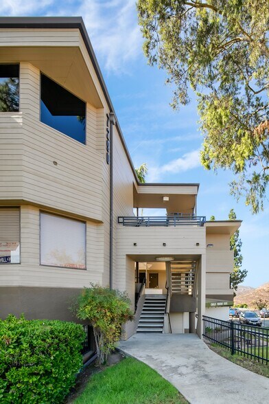7290 Navajo Rd, San Diego, CA à louer - Photo de l’immeuble – Image 3 sur 14