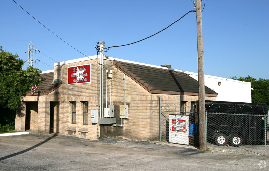 10157 N IH 35, San Antonio, TX à louer - Photo de l’immeuble – Image 2 sur 4