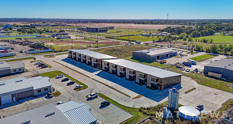 4107 Katy Hockley Rd, Katy, TX à louer Photo principale– Image 1 sur 5