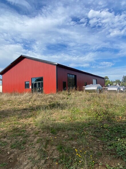 200 Running Dogs Ln, Saint Helens, OR à vendre - Photo de l’immeuble – Image 3 sur 29