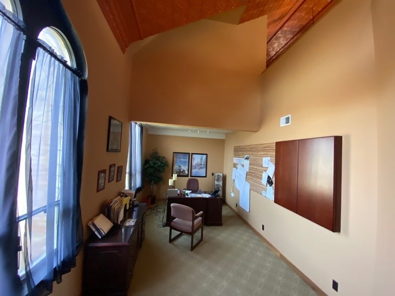 605 Centennial Ave, New Galilee, PA à vendre - Photo intérieure – Image 3 sur 10