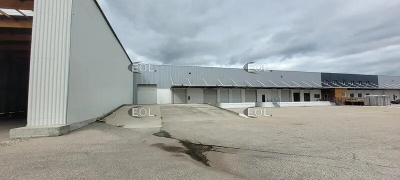 Industriel/Logistique dans Corbas à louer Photo de l’immeuble– Image 1 sur 11