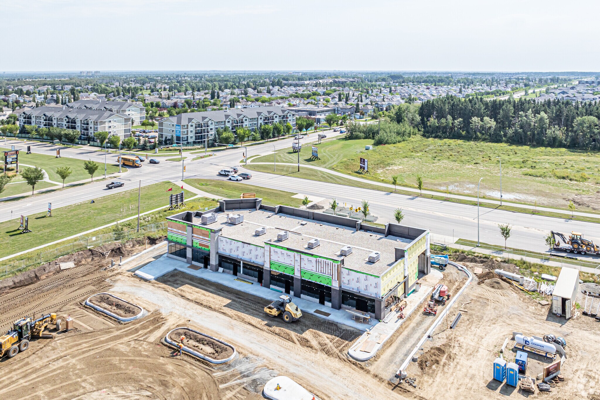 9340 Winterburn Rd NW, Edmonton, AB à louer Photo de l’immeuble– Image 1 sur 2