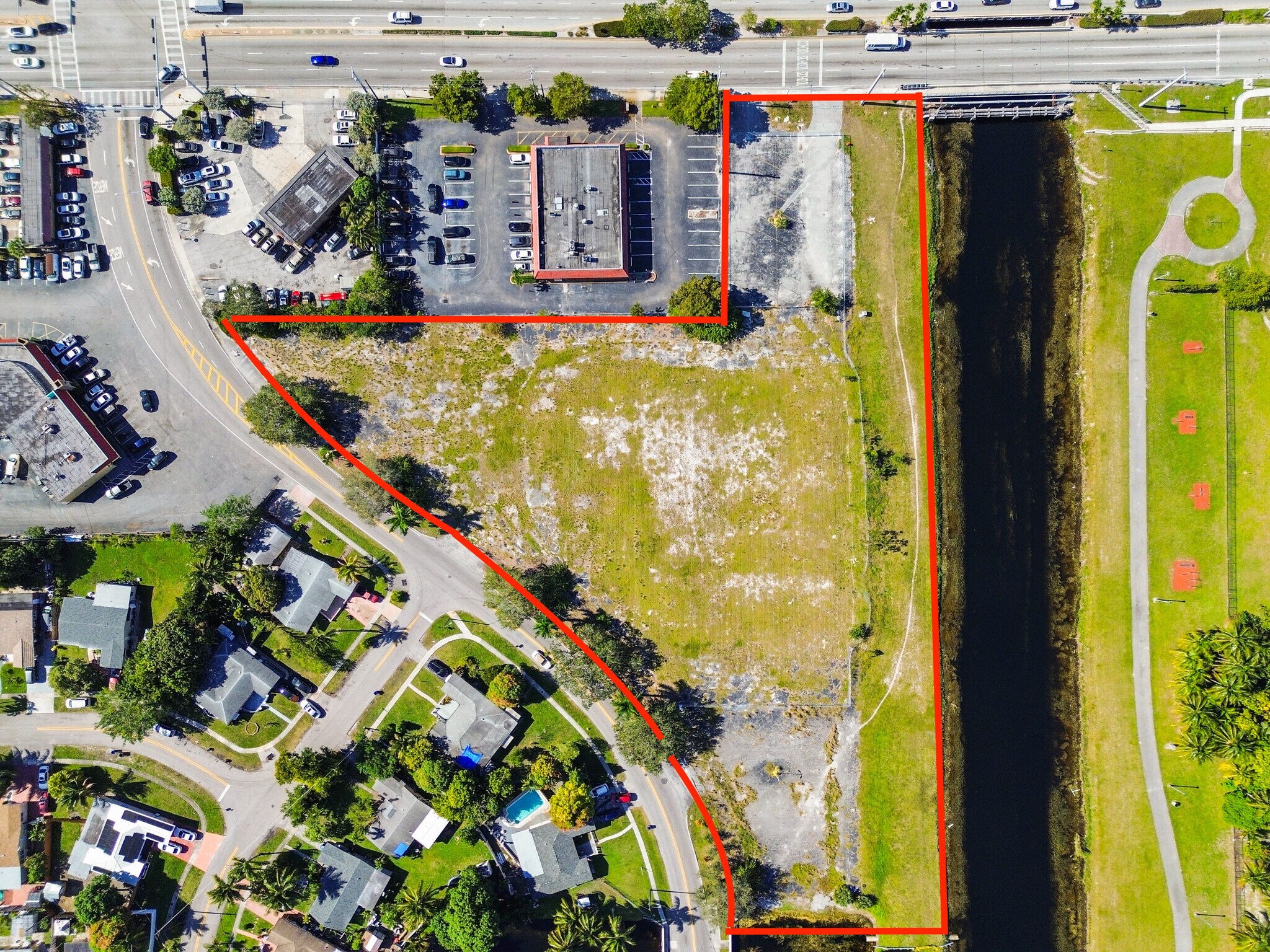 3900 NW 37th St, Lauderdale Lakes, FL à vendre Photo principale– Image 1 sur 23