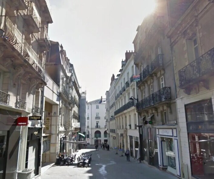 Local commercial dans Nantes à louer - Photo de l’immeuble – Image 1 sur 7