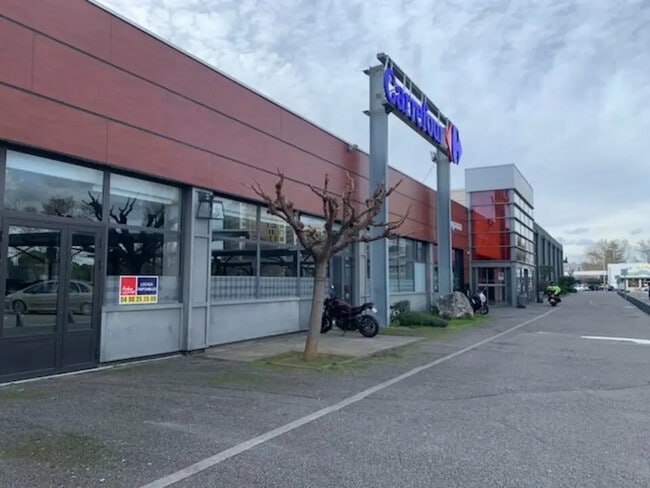 Plus de détails pour Local commercial à louer