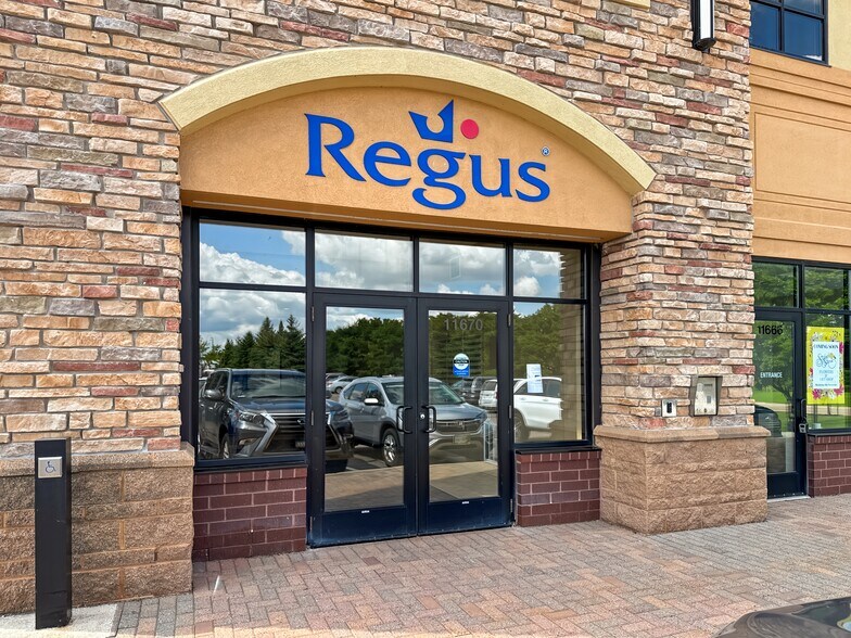 11650-11670 Fountains Dr, Maple Grove, MN à louer - Photo intérieure – Image 3 sur 16