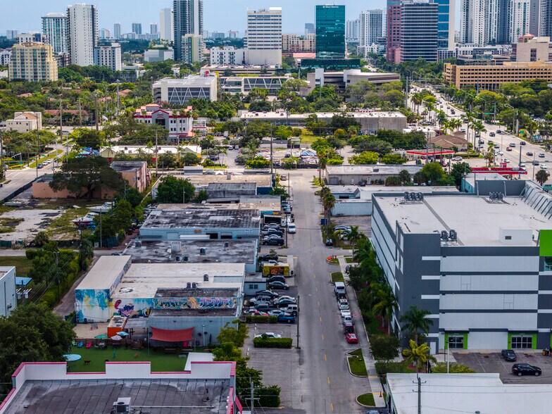 817 NW 1st St, Fort Lauderdale, FL à louer - Photo de l’immeuble – Image 2 sur 6