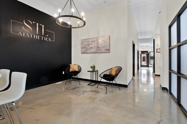 Plus de détails pour 7185 Manchester Rd, Maplewood, MO - Local commercial à vendre