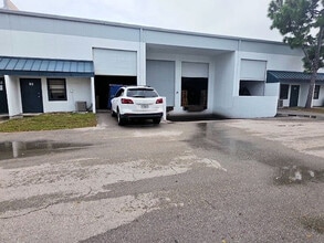 1533-1717 SW 1st Way, Deerfield Beach, FL à louer Photo intérieure– Image 2 sur 12